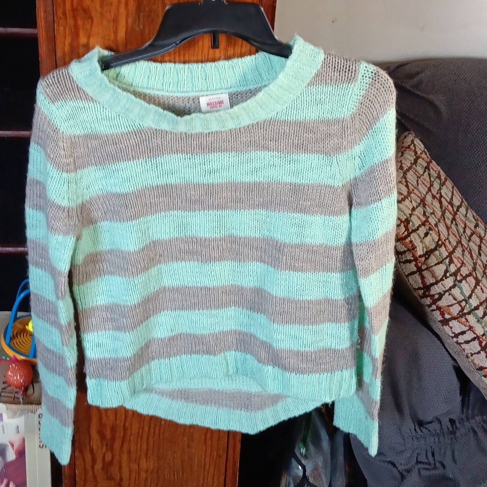Women's M mossimo sweater